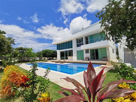 Homes for sale in cartagena colombia - This prominent property of 2,000 m² (21,527 sf) is all about colonial history with mystical details combined with a rhythm of life that is all about the magical walled city of Cartagena. This impressive property has a matchless roof terrace with impressive sights to the city, the sea, and the bay. With 41 rooms, this space has a special touch ...